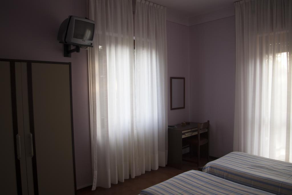 Albergo La Genzianella Miasino الغرفة الصورة